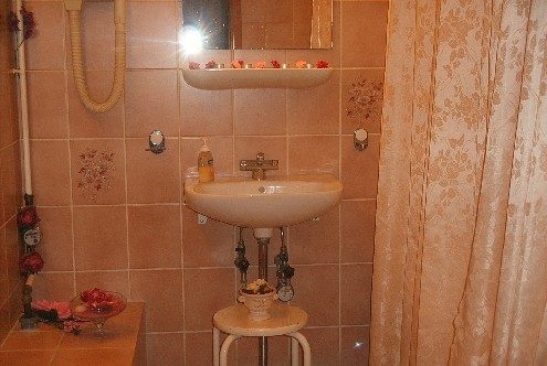 Mikvah Machzikei Hadass — photo 1 of 3